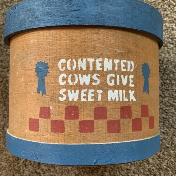 Blue Ribbon Hand Made Wooden Box - Picture 2 of 5